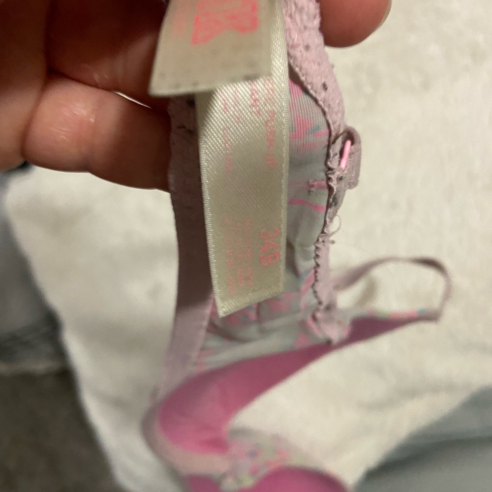 PINK bra - Picture 3 of 3